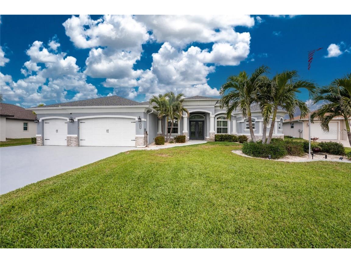 142 Island Court Rotonda West FL 33947 D6140116 image1