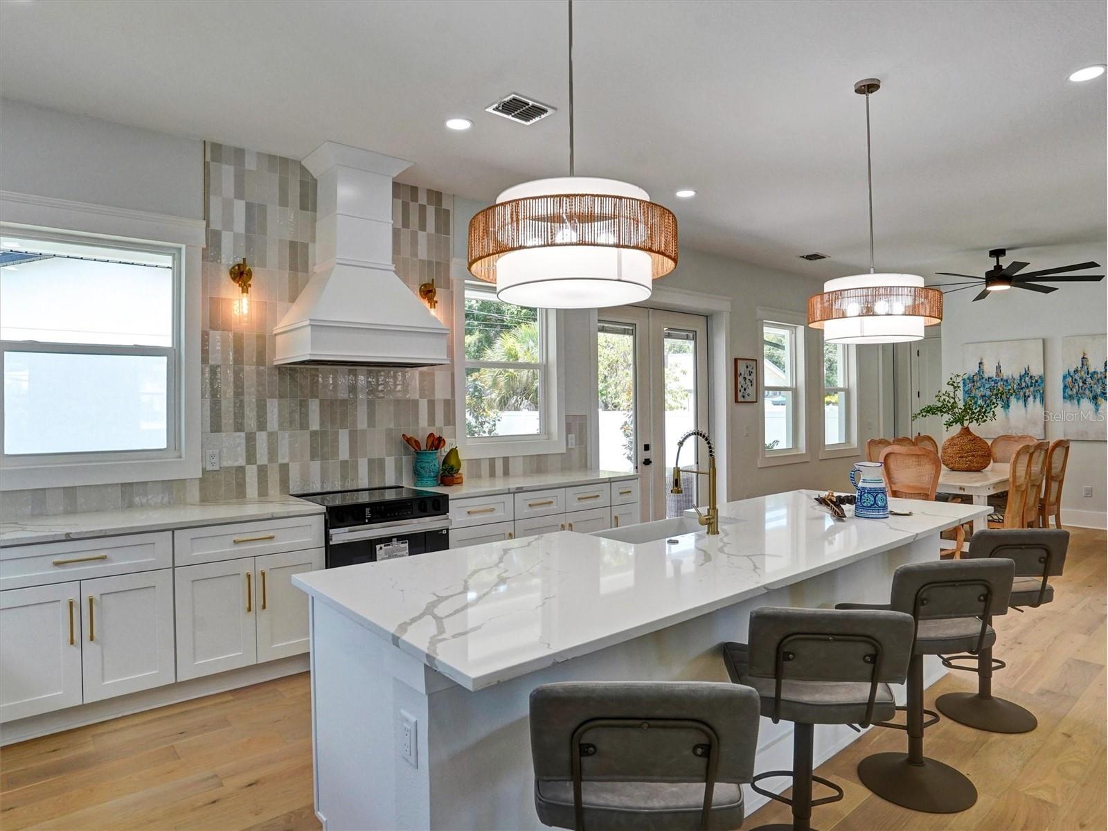 1420 36th Avenue N Saint Petersburg FL 33704 TB8506881 image15