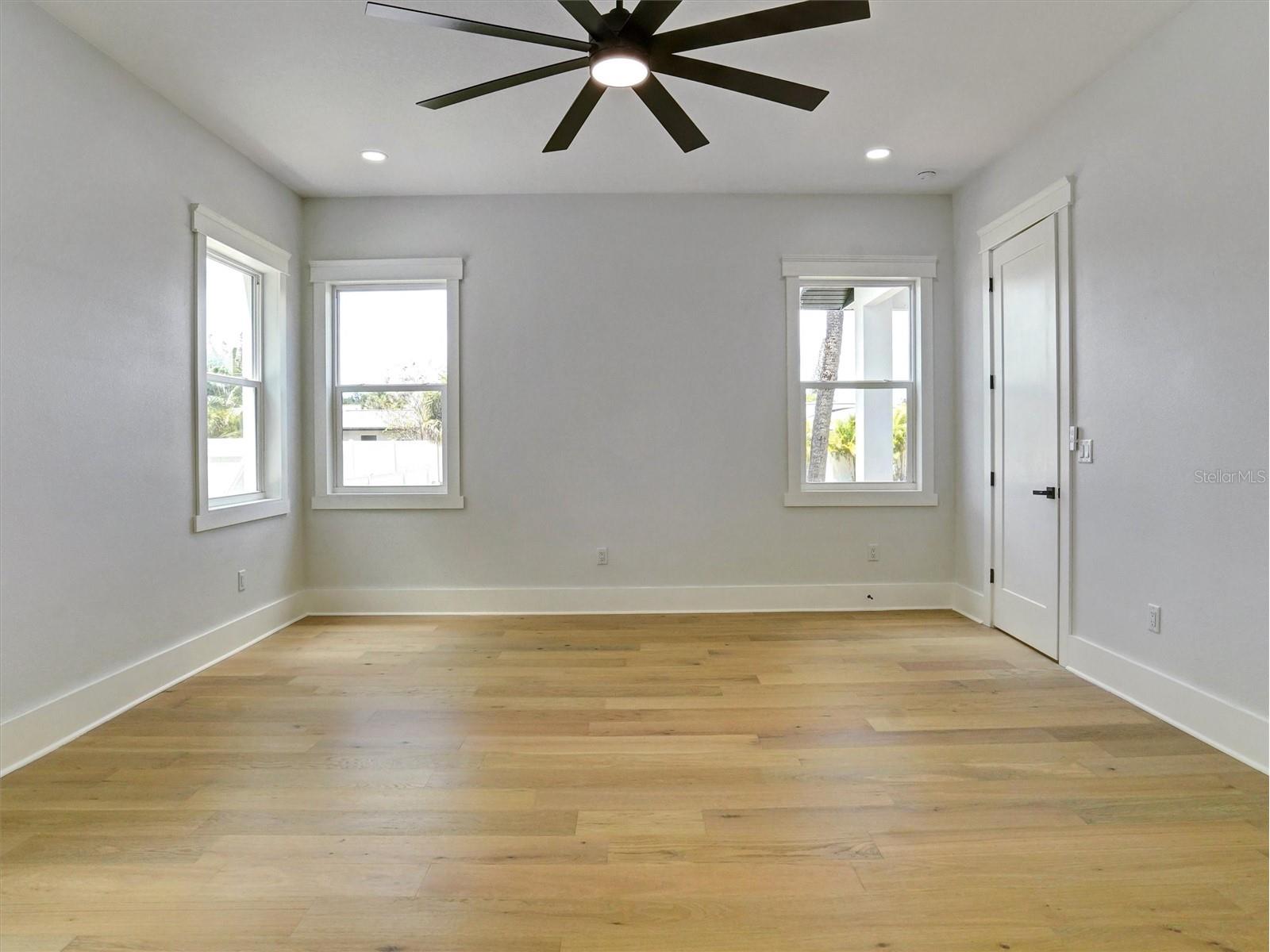 1420 36th Avenue N Saint Petersburg FL 33704 TB8506881 image24