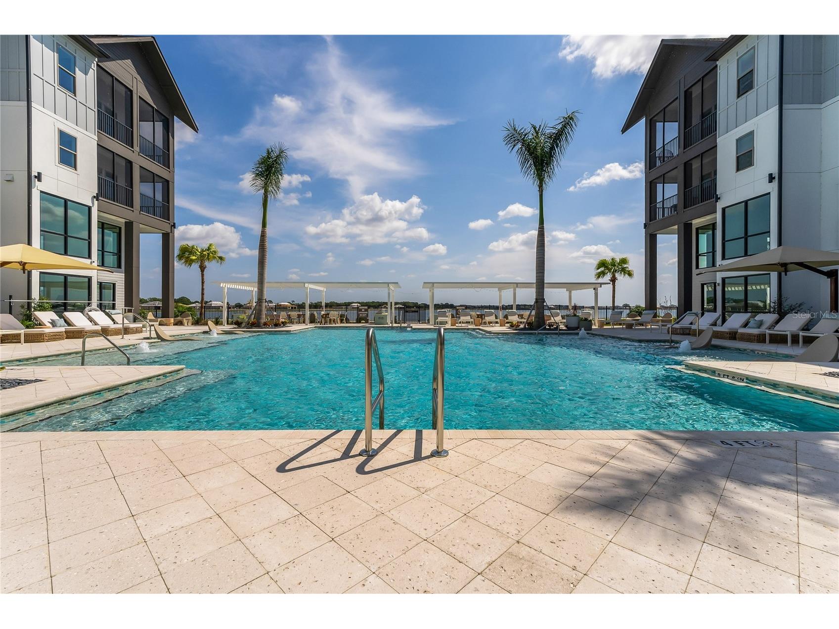 1420 Lakefront Drive #1208 Sarasota FL 34240 A4638384 image1