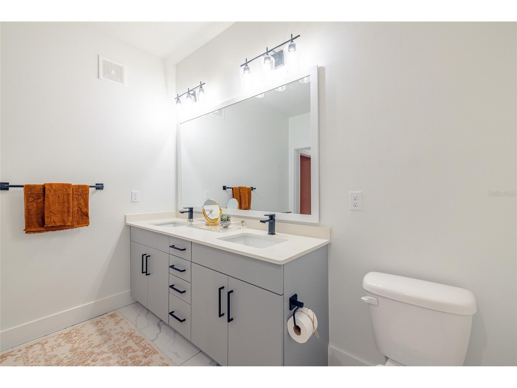 1420 Lakefront Drive #1208 Sarasota FL 34240 A4638384 image21