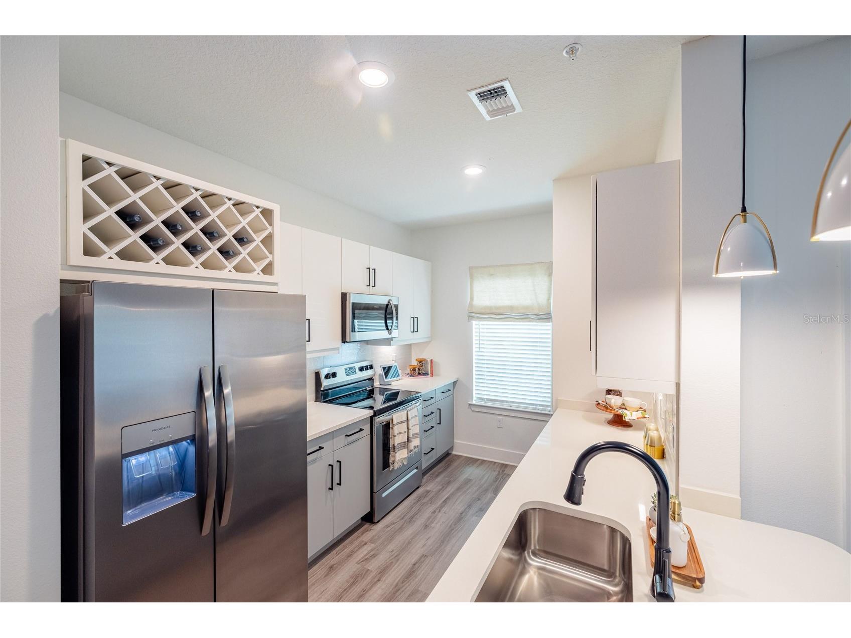 1420 Lakefront Drive #1208 Sarasota FL 34240 A4638384 image6