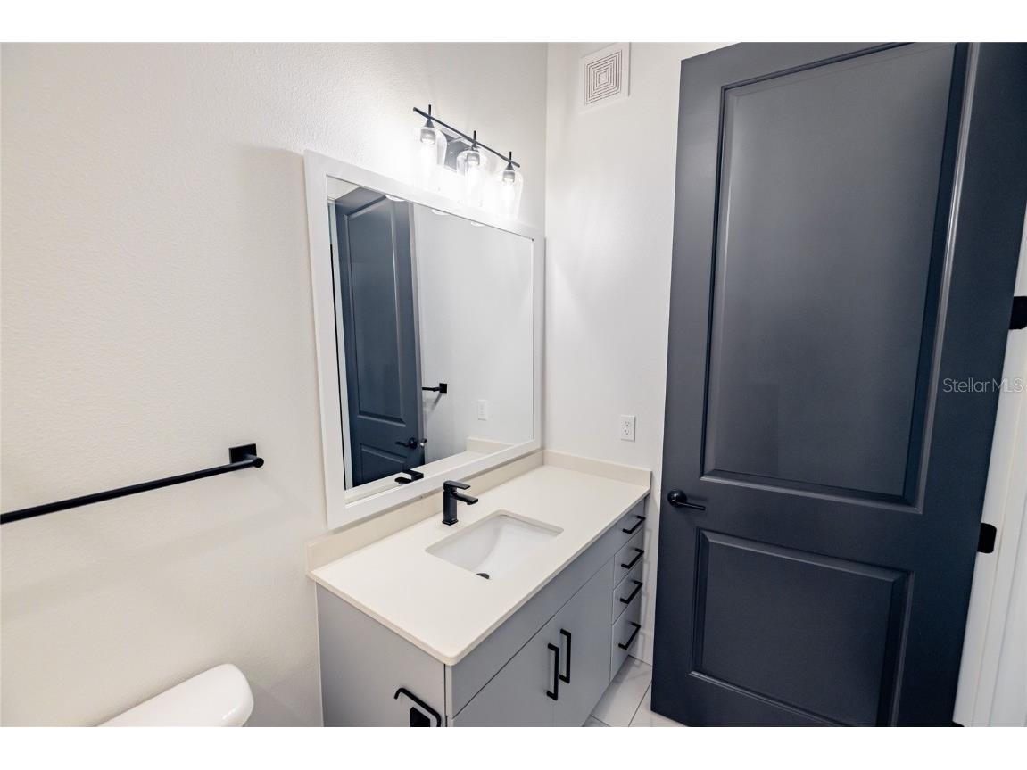 1420 Lakefront Drive #3313 Sarasota FL 34240 A4638383 image17