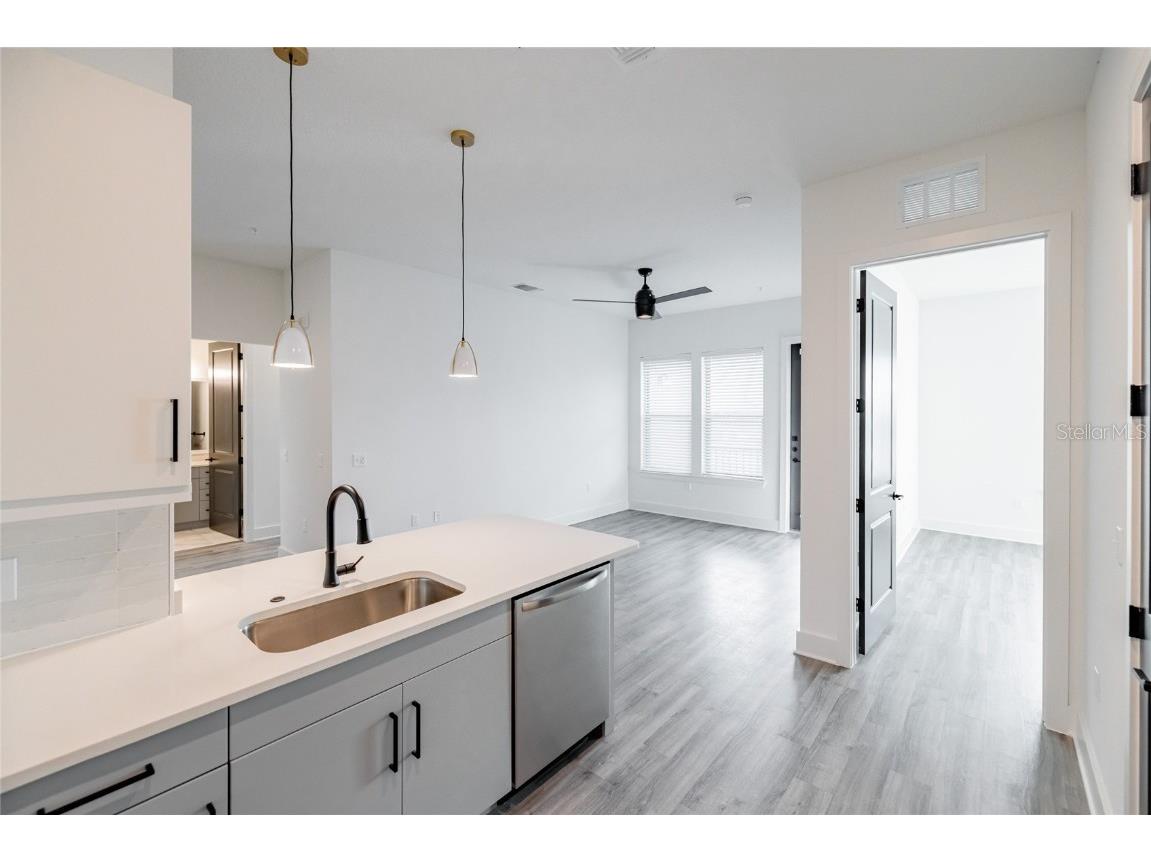 1420 Lakefront Drive #3313 Sarasota FL 34240 A4638383 image5