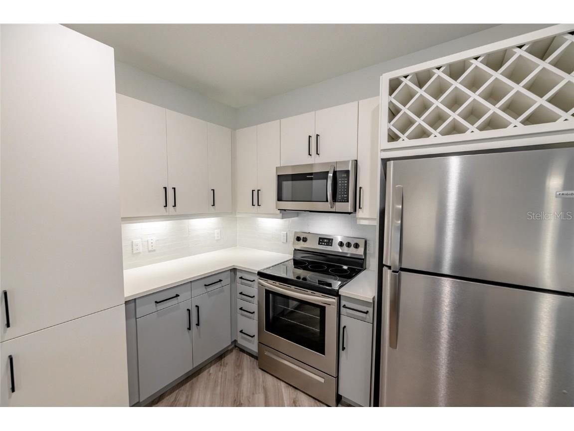 1420 Lakefront Drive #3107 Sarasota FL 34240 A4638375 image5