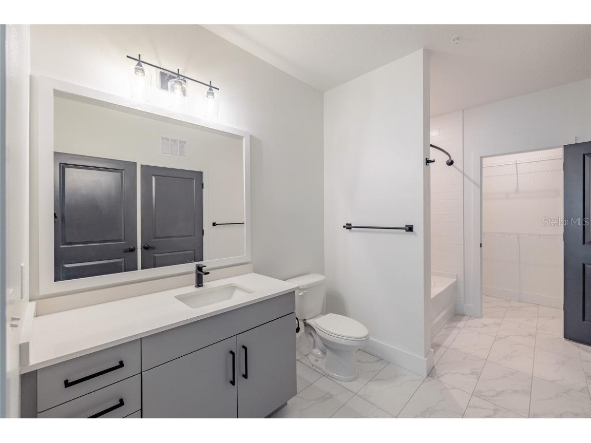 1420 Lakefront Drive #6213 Sarasota FL 34240 A4638377 image17