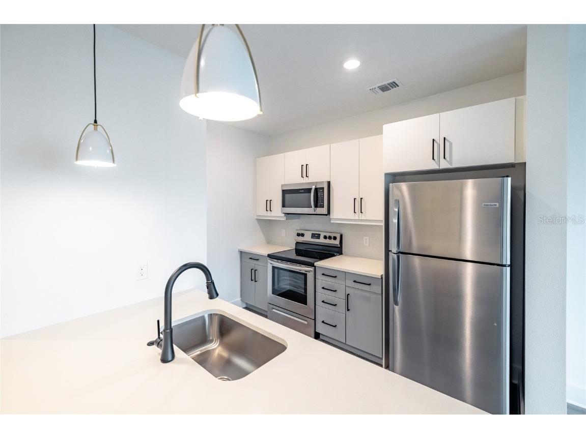 1420 Lakefront Drive #ST-3325 Sarasota FL 34240 A4638373 image4