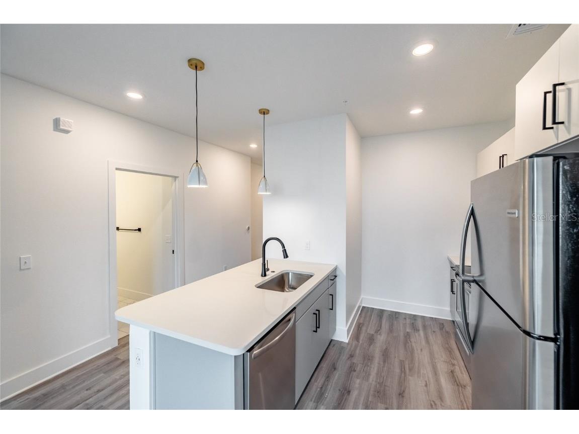 1420 Lakefront Drive #ST-3325 Sarasota FL 34240 A4638373 image5