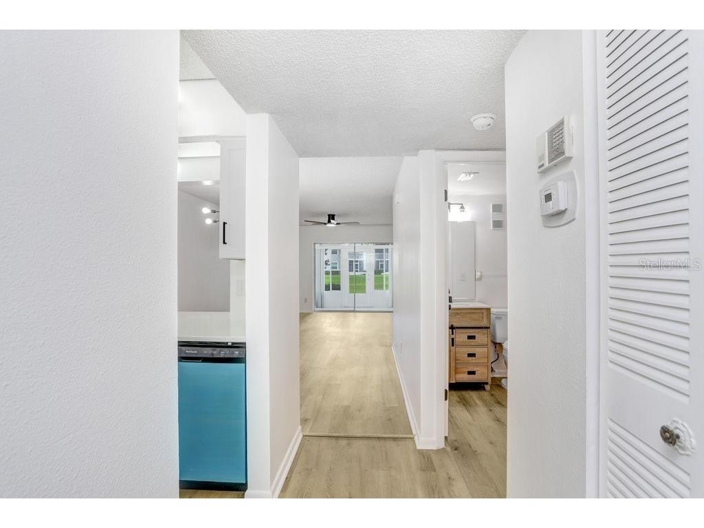 1420 Oak Hill Drive #102 Dunedin FL 34698 TB8426643 image3