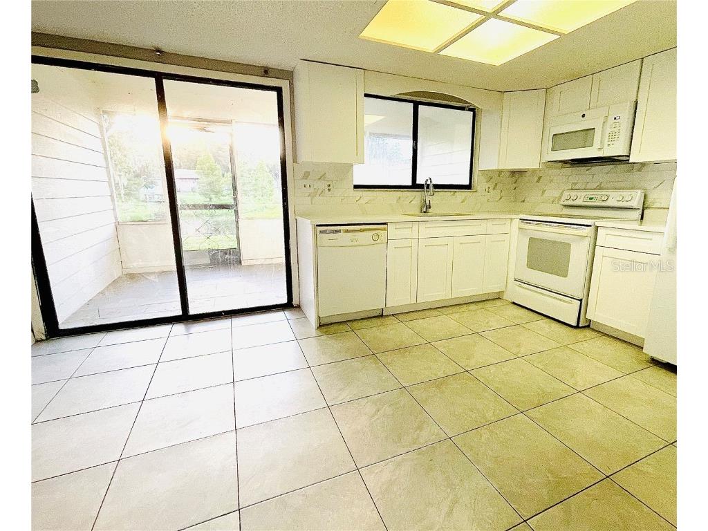 1420 Ridge Lake Court Lakeland FL 33801 W7877928 image2