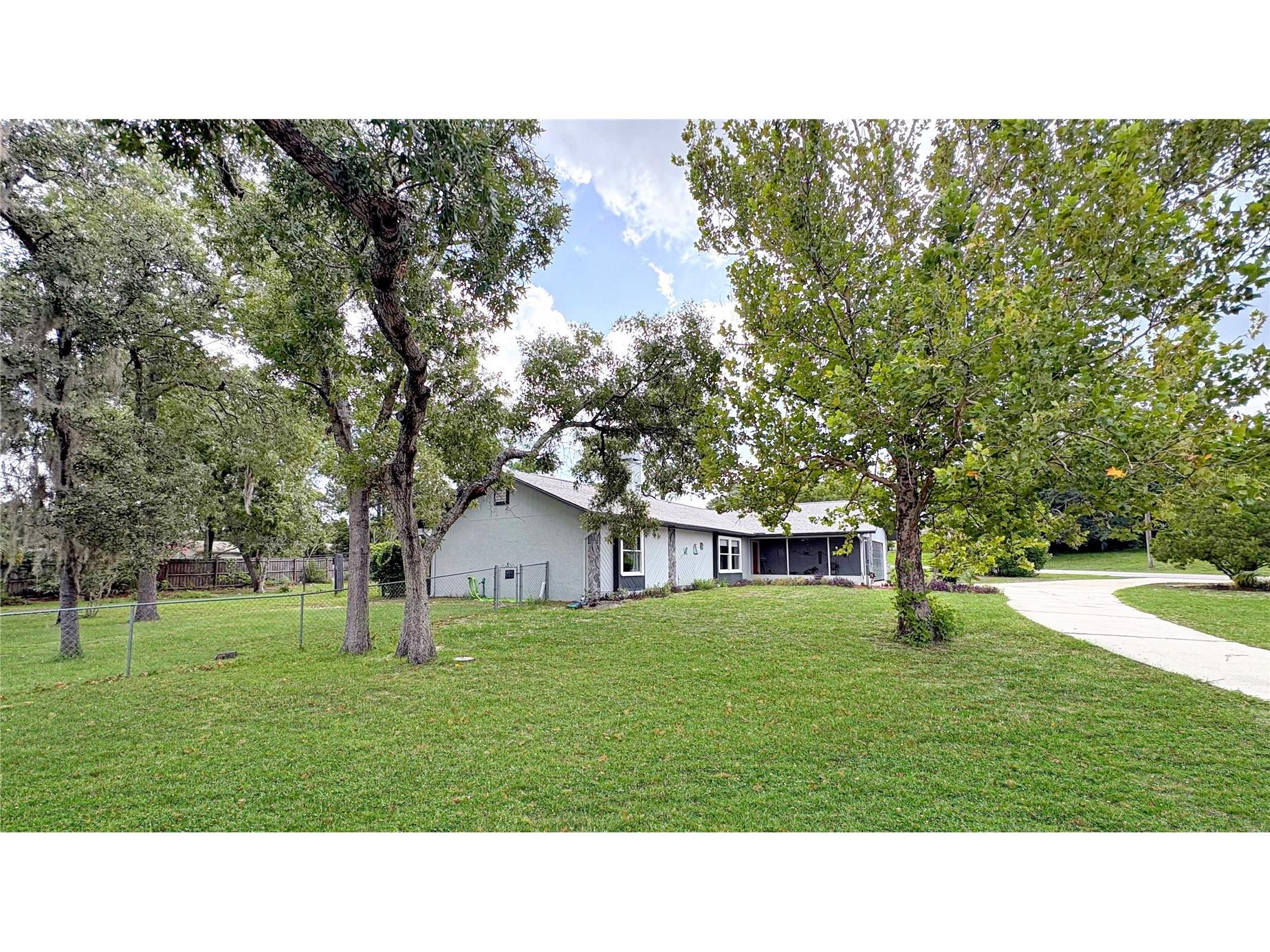1420 Somerset Avenue Spring Hill FL 34609 W7887860 image2