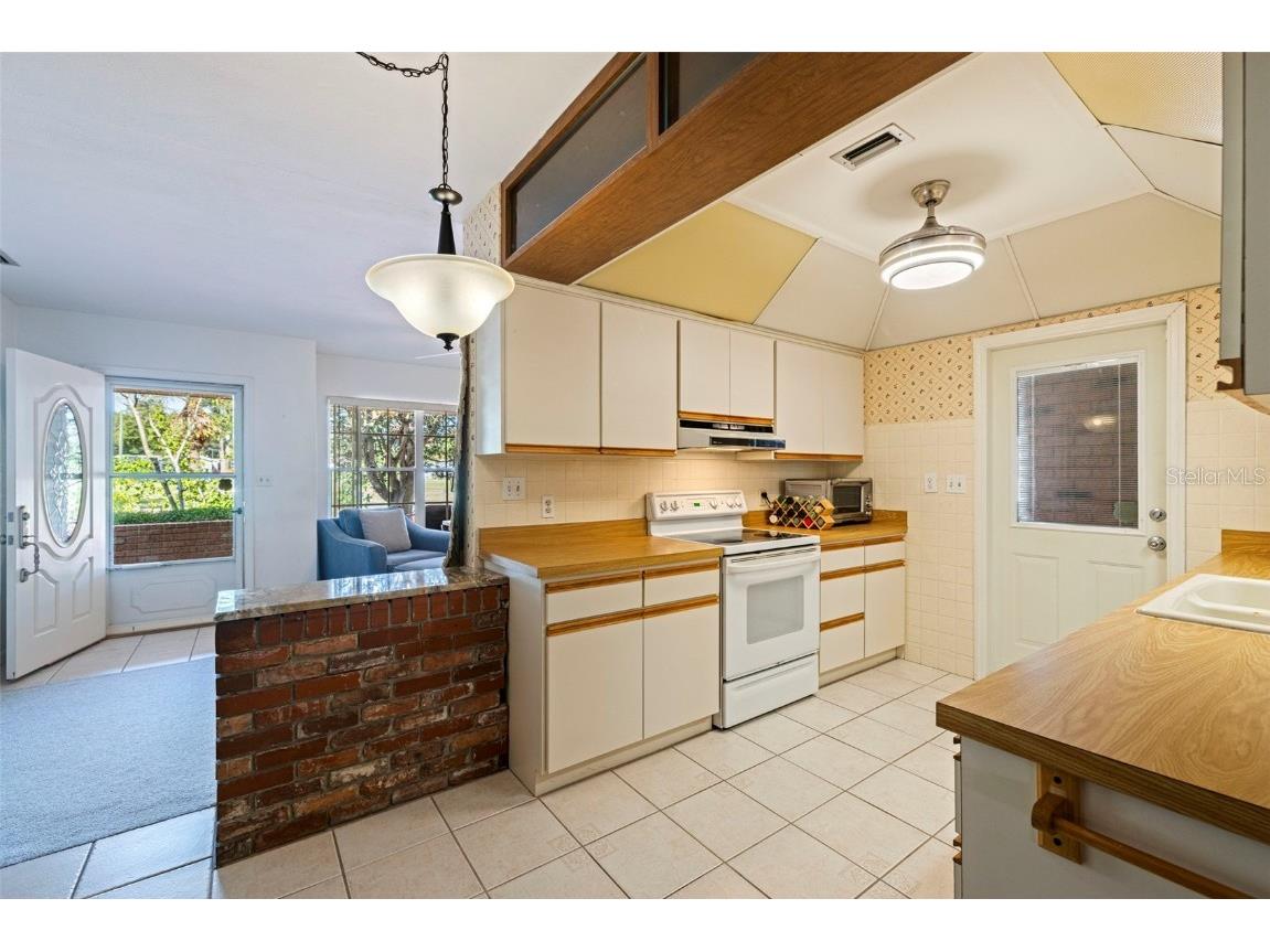 1420 W Bogie Drive Tampa FL 33612 TB8453296 image10