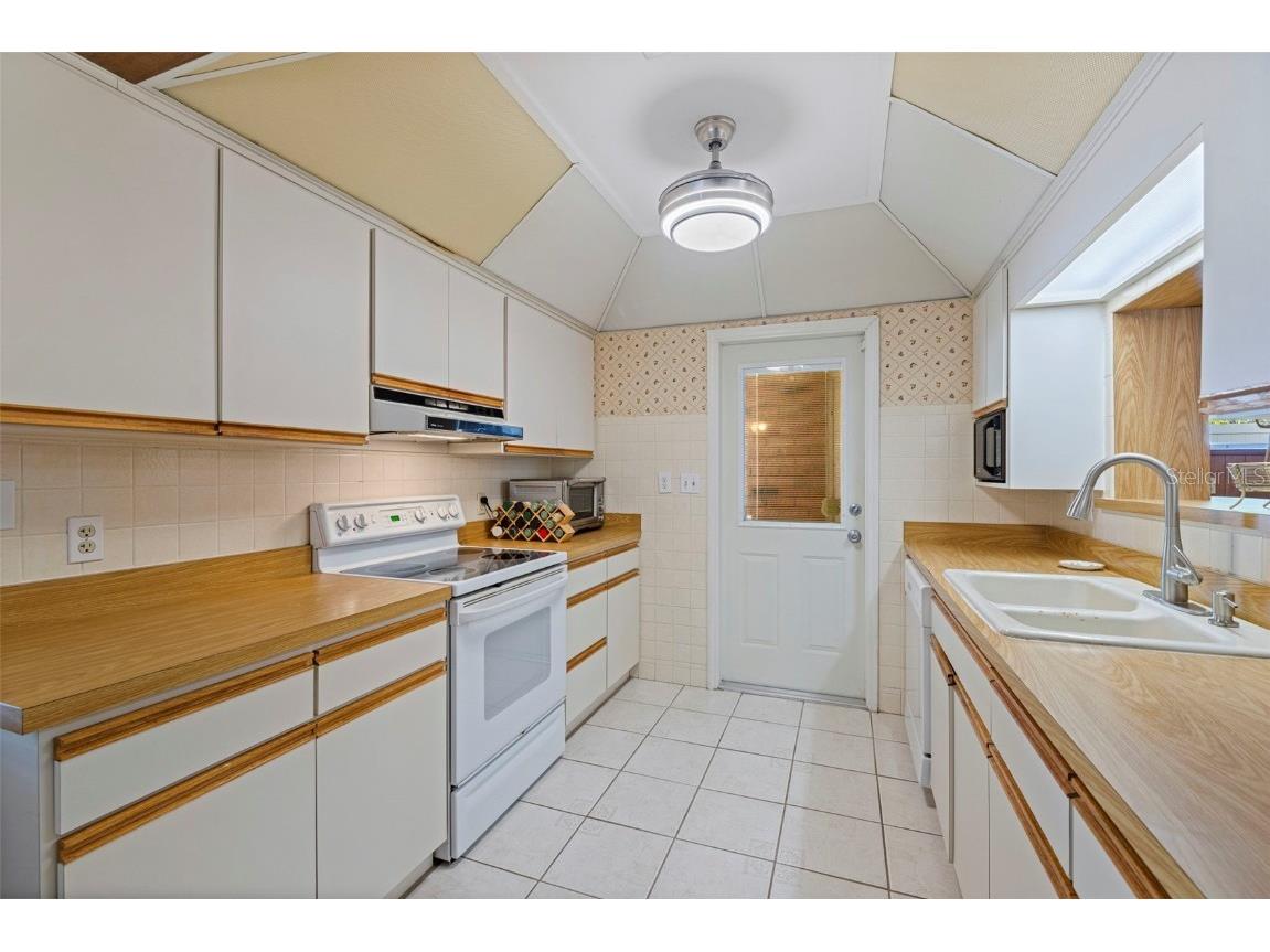 1420 W Bogie Drive Tampa FL 33612 TB8453296 image11