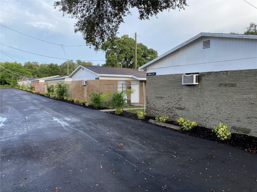 14201 Hazel Court Tampa FL 33613 T3471483 image1