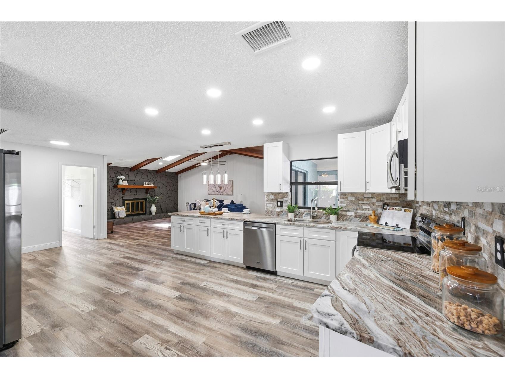 14207 Ashburn Place Tampa FL 33624 TB8517885 image13