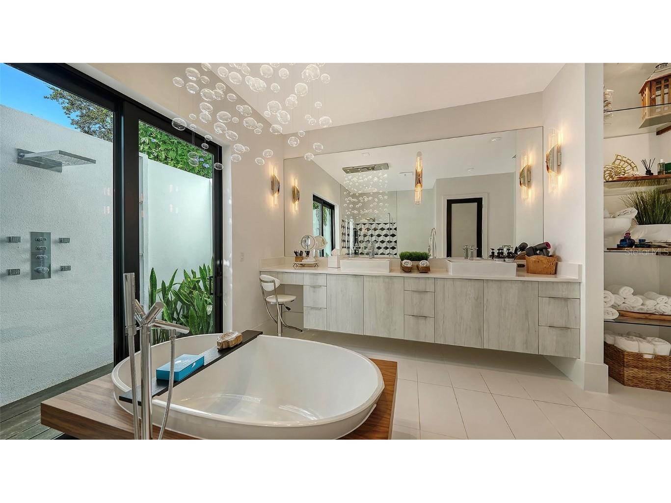 1421 N Lake Shore Drive Sarasota FL 34231 A4674749 image15