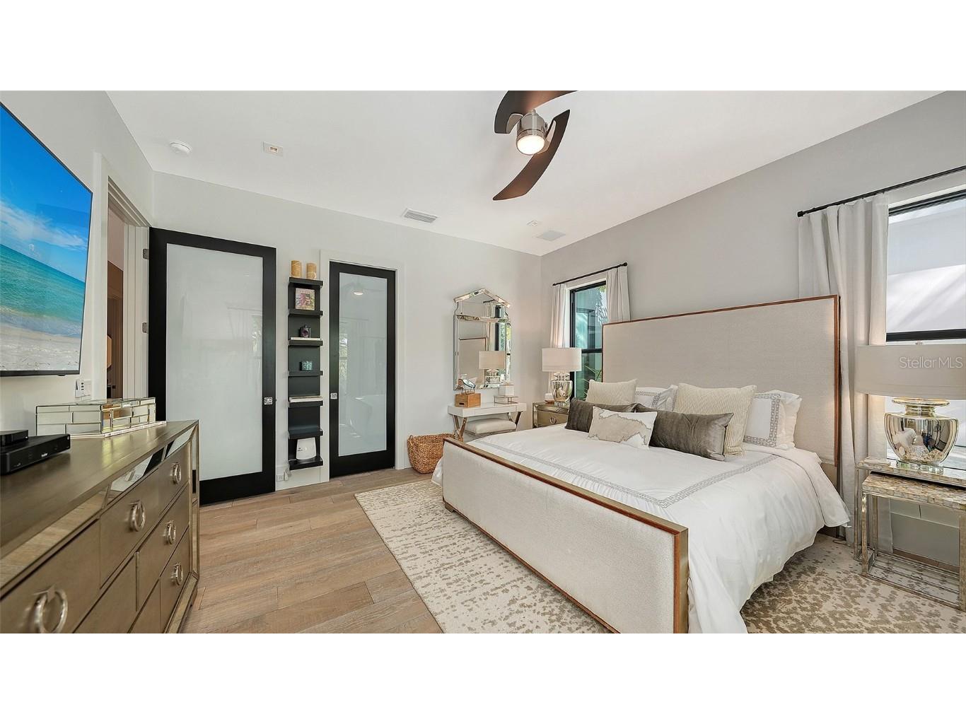 1421 N Lake Shore Drive Sarasota FL 34231 A4674749 image17