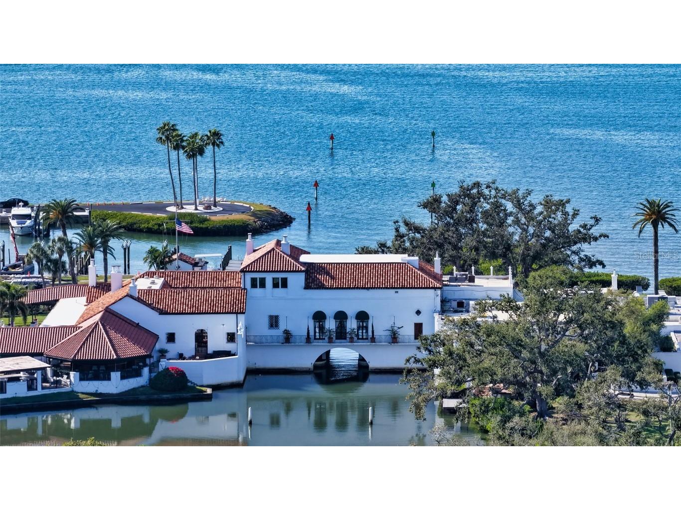 1421 N Lake Shore Drive Sarasota FL 34231 A4674749 image28