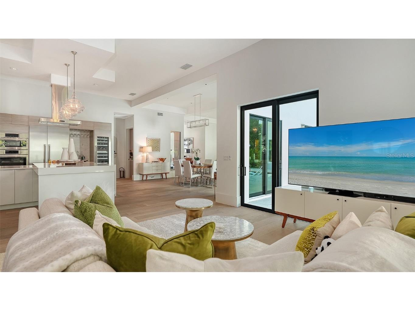 1421 N Lake Shore Drive Sarasota FL 34231 A4674749 image8