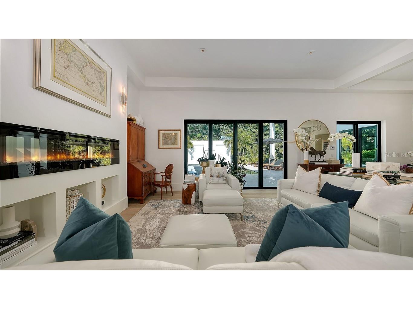 1421 N Lake Shore Drive Sarasota FL 34231 A4674749 image9