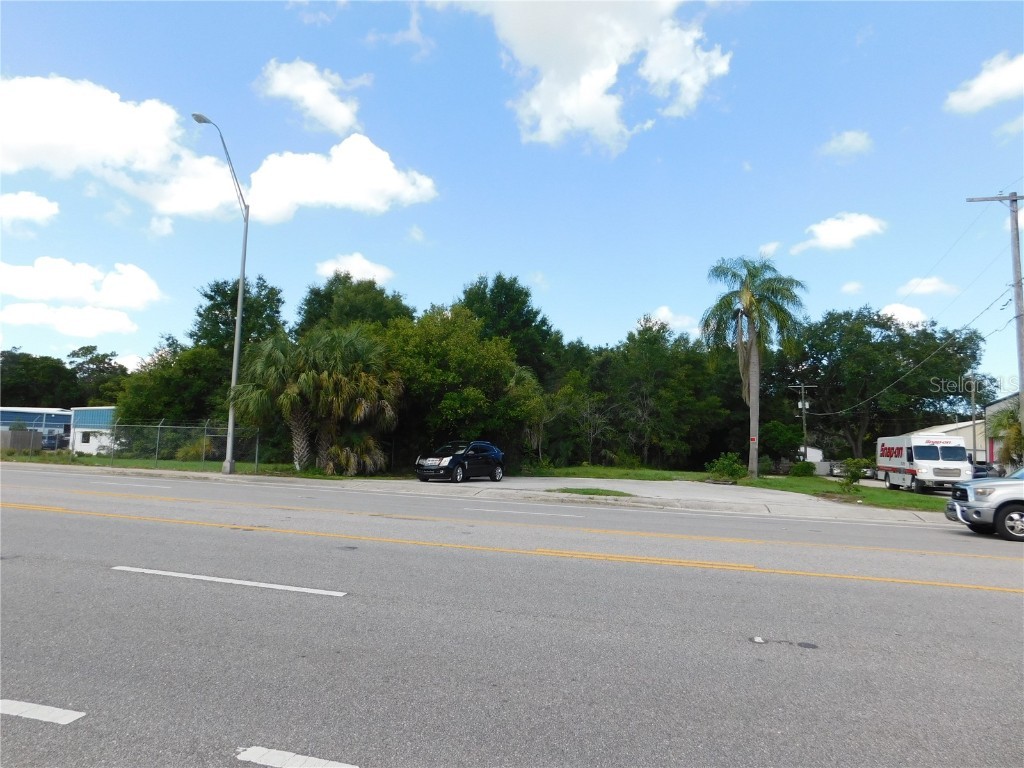 14212 N Florida Avenue Tampa FL 33613 - CURIOSITY CREEK TAMPA T3326573 image1