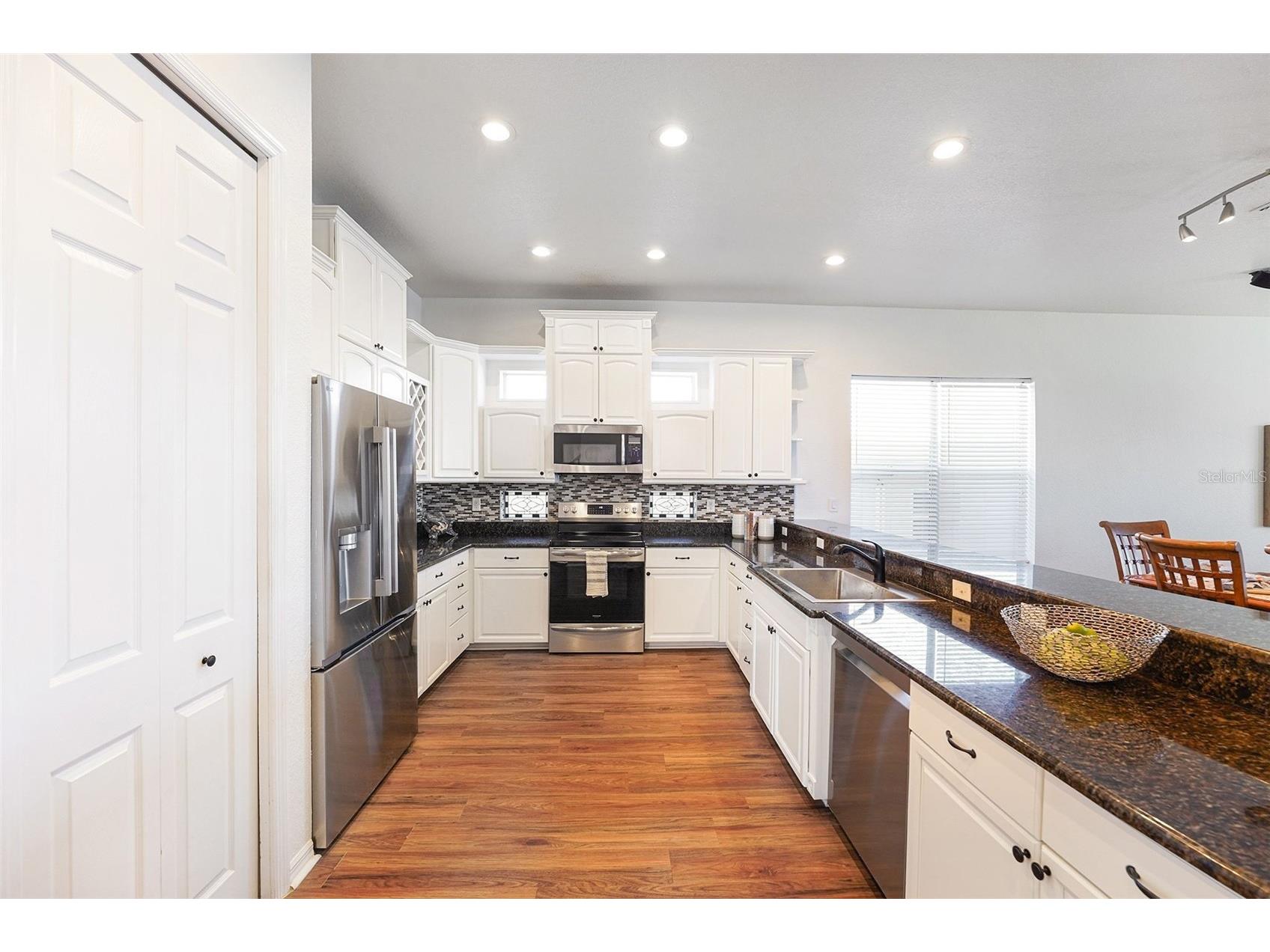 14215 N Bayshore Drive Madeira Beach FL 33708 - BOCA CIEGA BAY V4946801 image11
