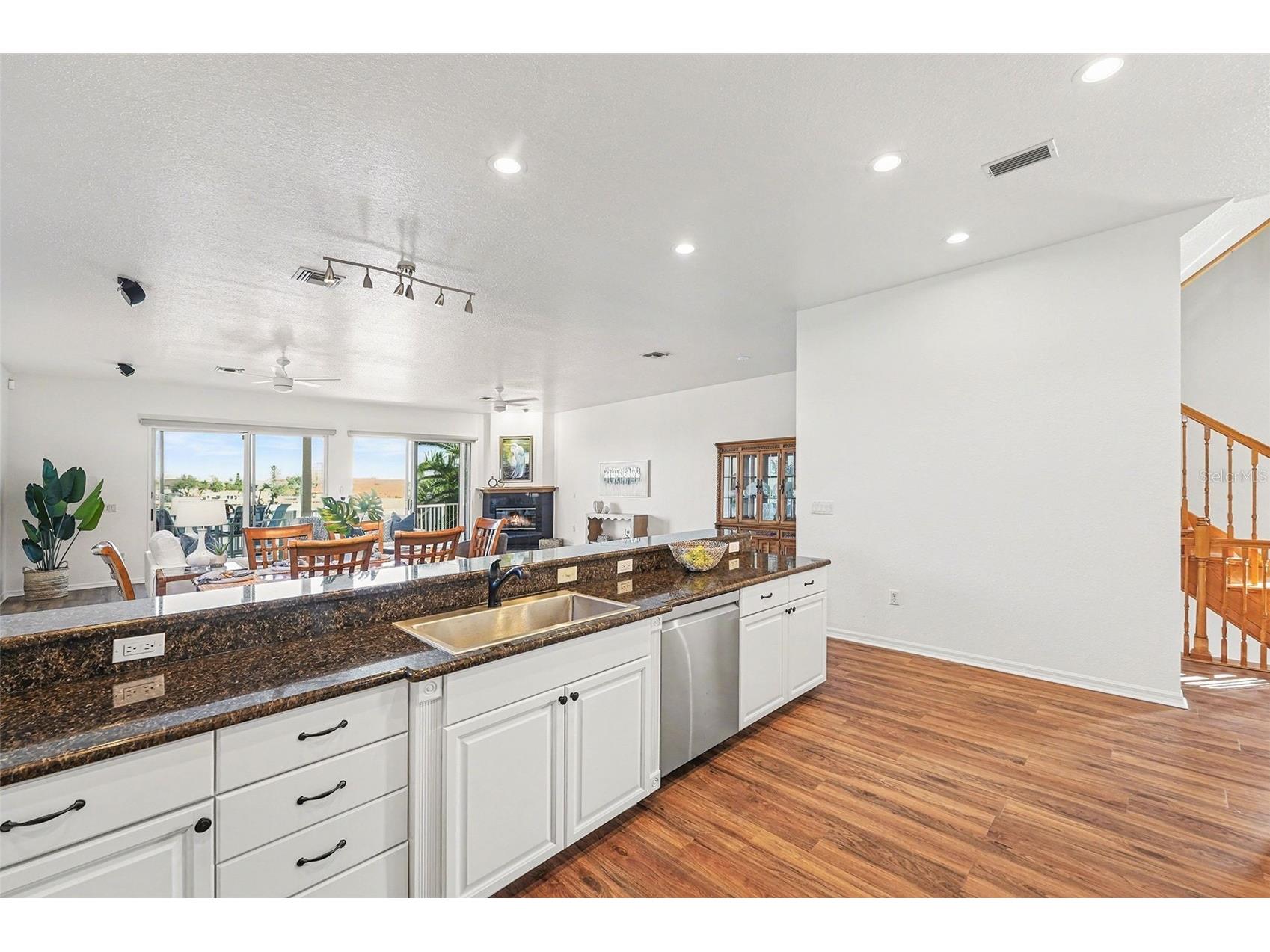 14215 N Bayshore Drive Madeira Beach FL 33708 - BOCA CIEGA BAY V4946801 image12