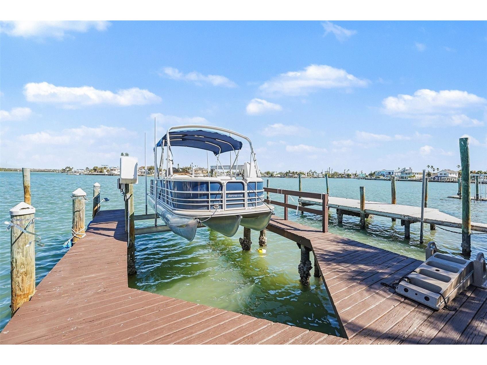 14215 N Bayshore Drive Madeira Beach FL 33708 - BOCA CIEGA BAY V4946801 image4