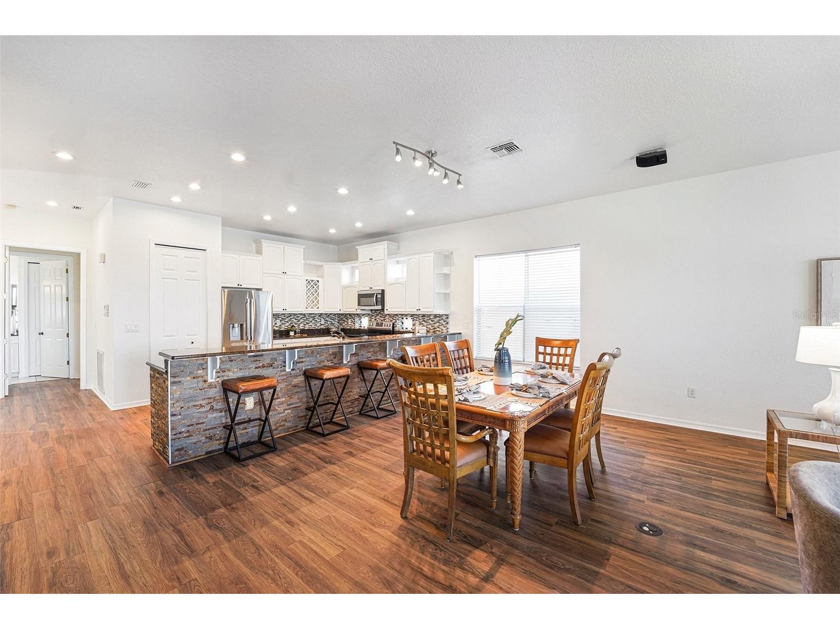 14215 N Bayshore Drive Madeira Beach FL 33708 - BOCA CIEGA BAY V4946801 image9
