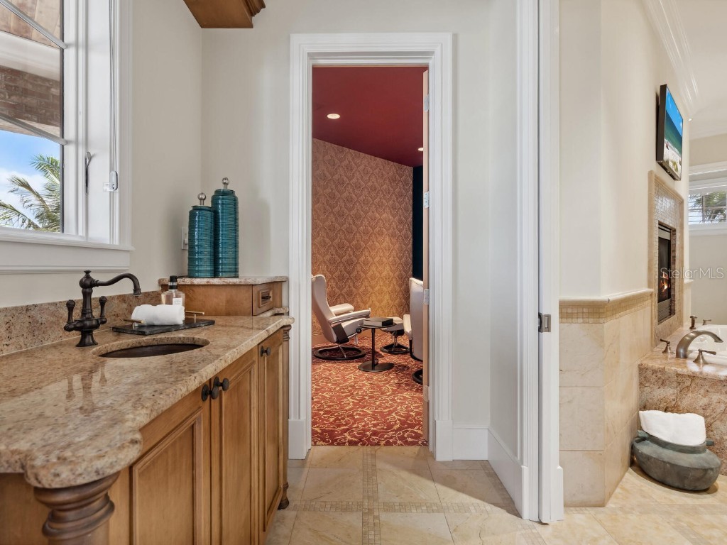 1423 & 1435 Hillview Drive Sarasota FL 34239 - SARASOTA BAY A4653958 image40