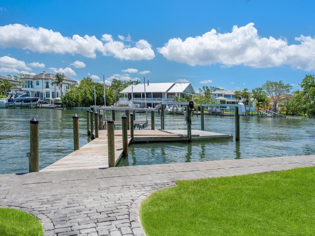 1423 & 1435 Hillview Drive Sarasota FL 34239 - SARASOTA BAY A4653958 image72