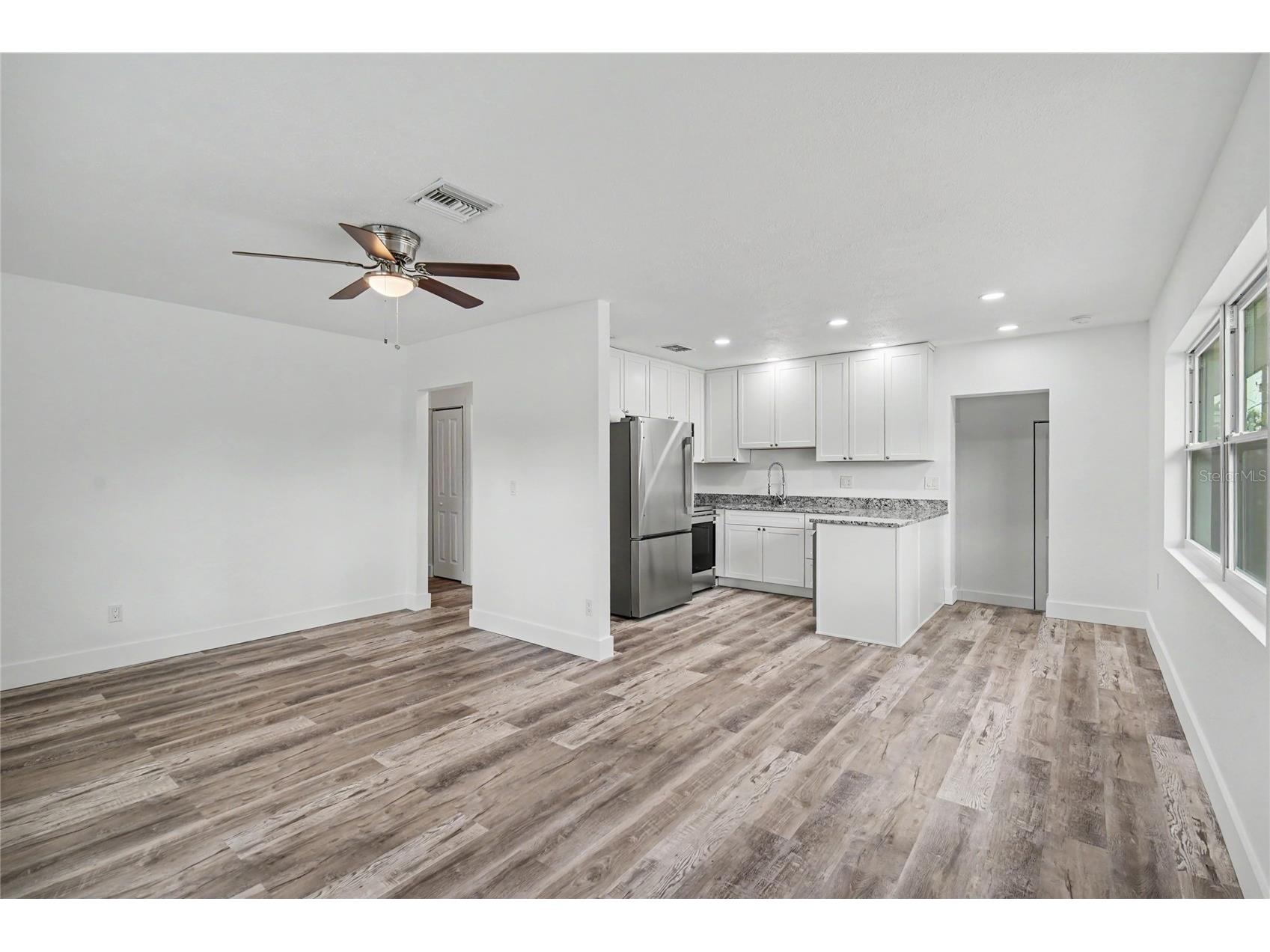 1423 18th Street W Bradenton FL 34205 O6422910 image2