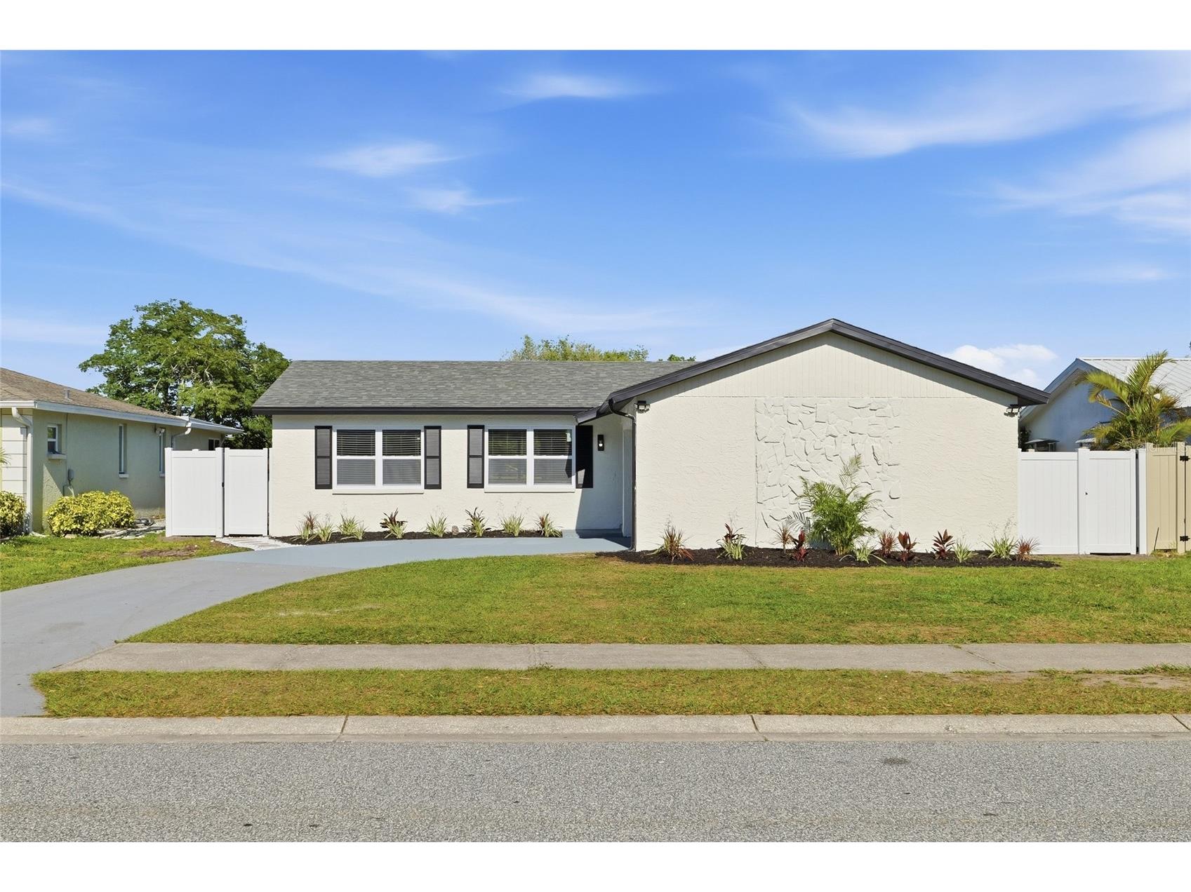 1423 Chesterfield Drive Dunedin FL 34698 TB8498758 image3