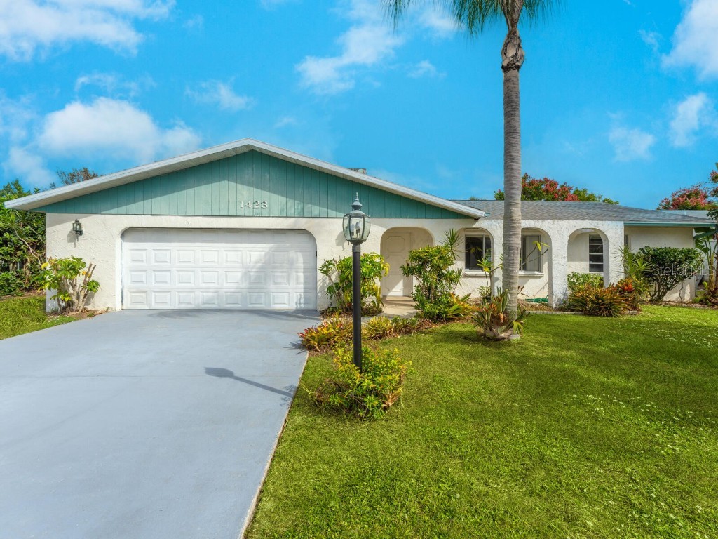 1423 Georgetowne Drive Sarasota FL 34232 A4587429 image1