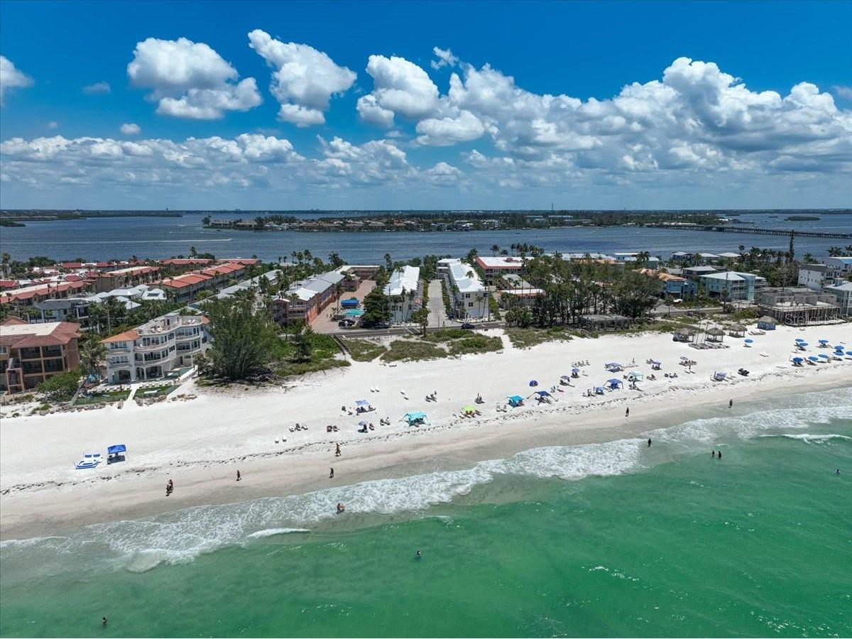 1423 Gulf Drive N Bradenton Beach FL 34217 A4693688 image1