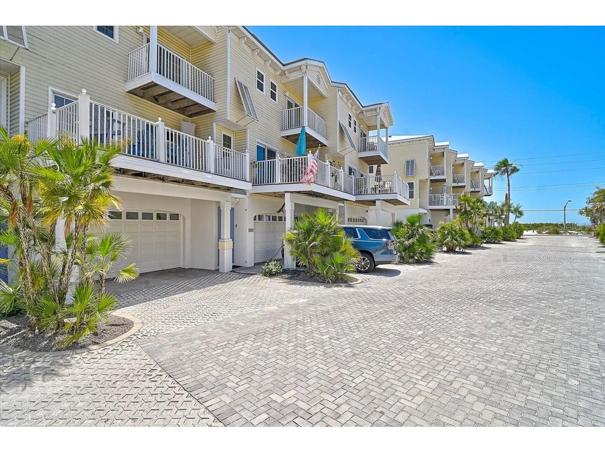1423 Gulf Drive N Bradenton Beach FL 34217 A4693688 image3
