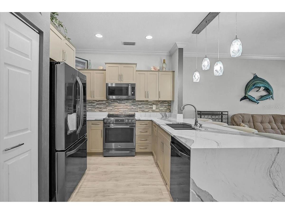 1423 Gulf Drive N Bradenton Beach FL 34217 A4693688 image5