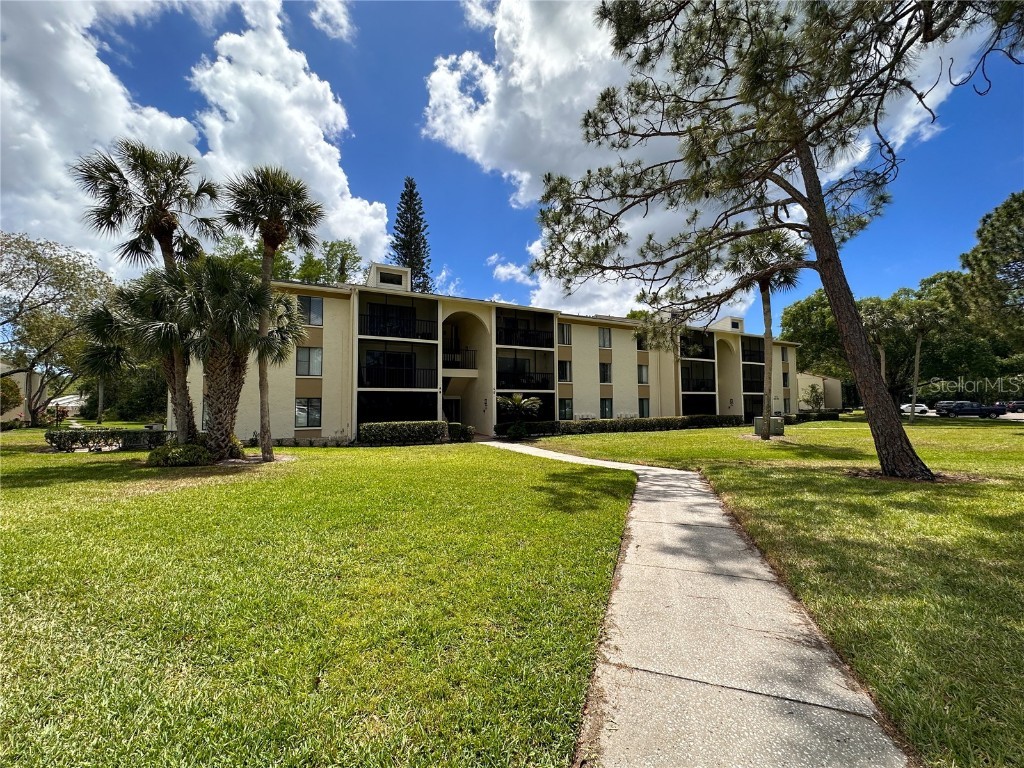 1423 Pine Glen Lane #D2 Tarpon Springs FL 34688 U8197344 image1