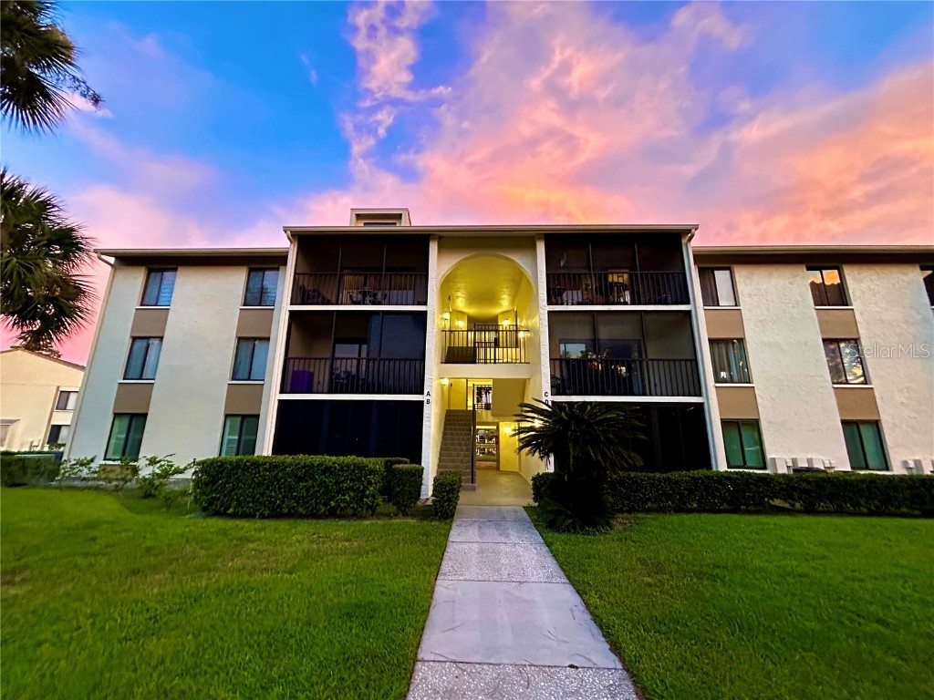 1423 Pine Glen Lane #D2 Tarpon Springs FL 34688 TB8370777 image1