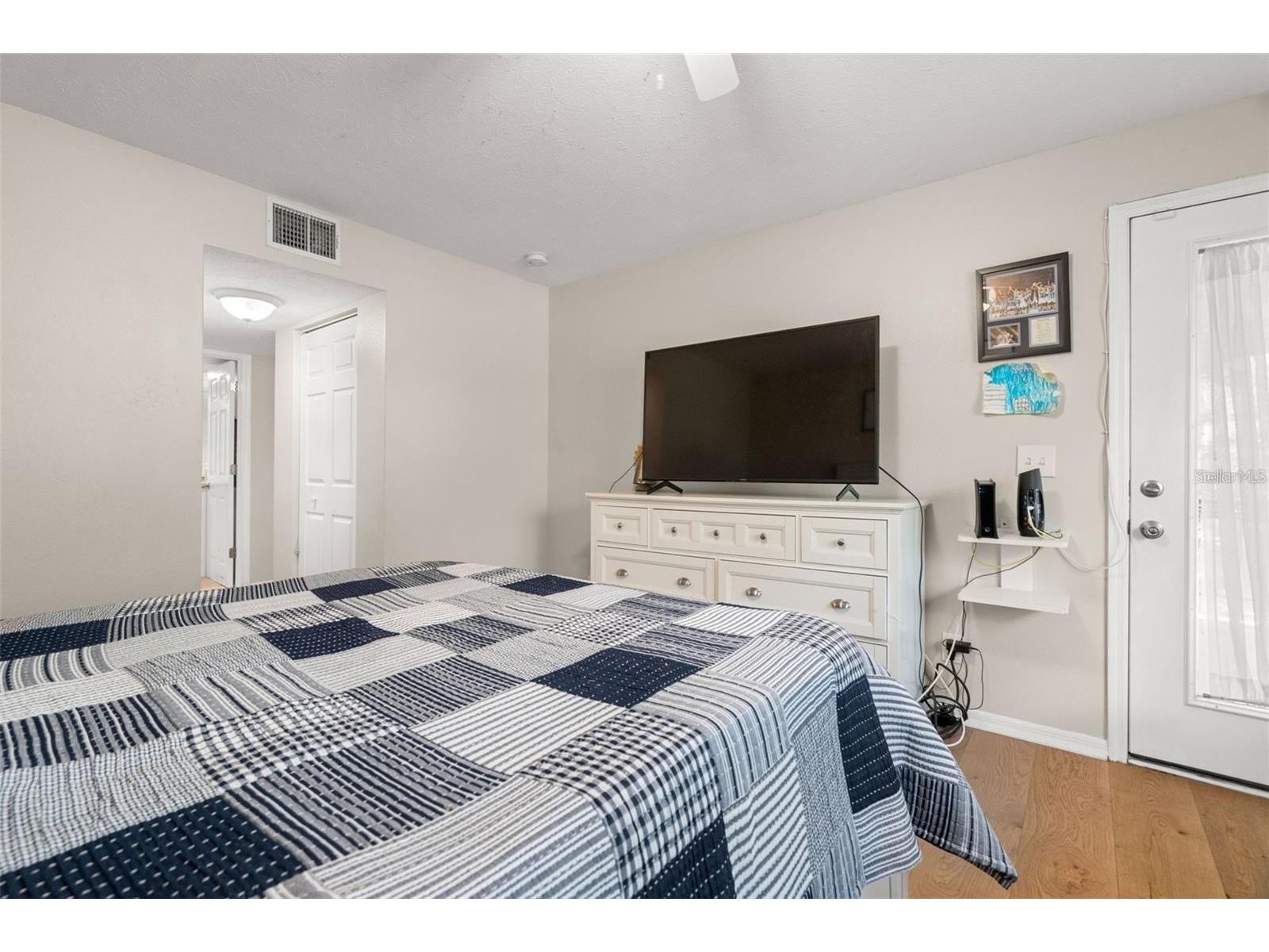 1423 Water View Drive W Largo FL 33771 TB8473014 image18