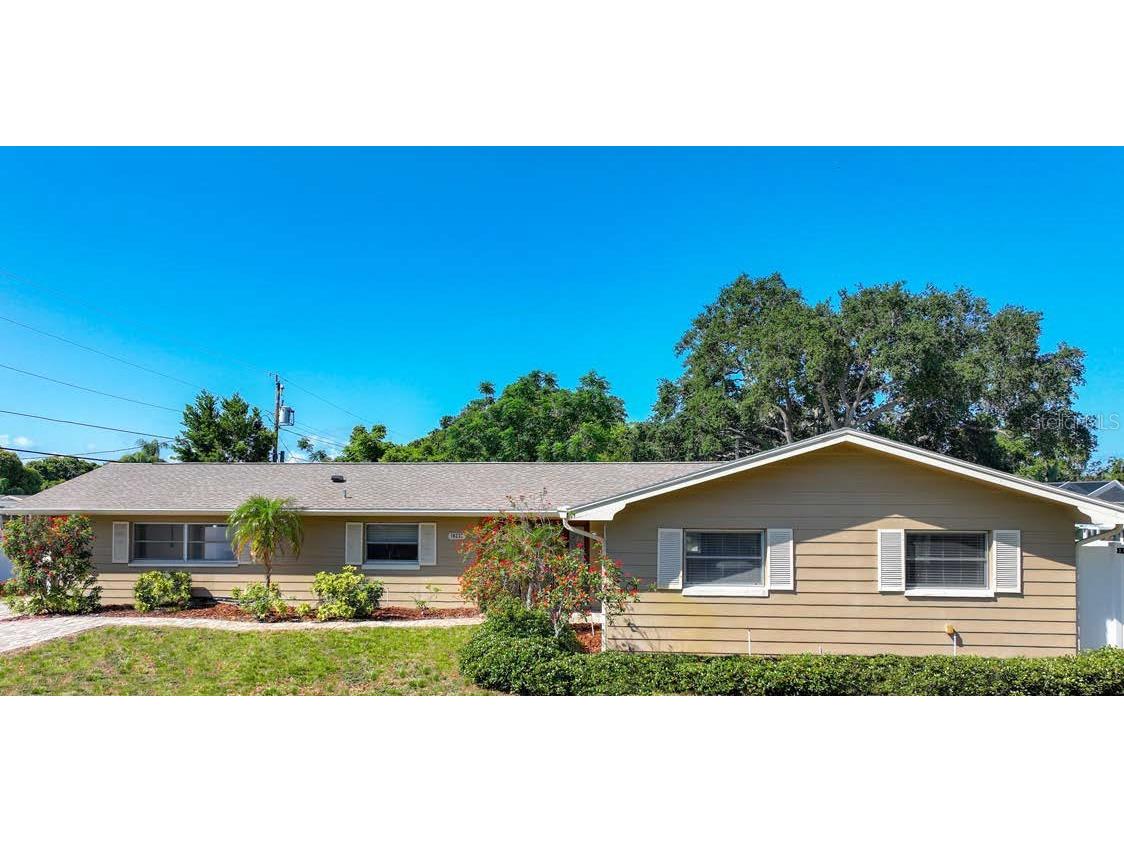 14232 Yacht Club Boulevard Seminole FL 33776 L4944866 image1