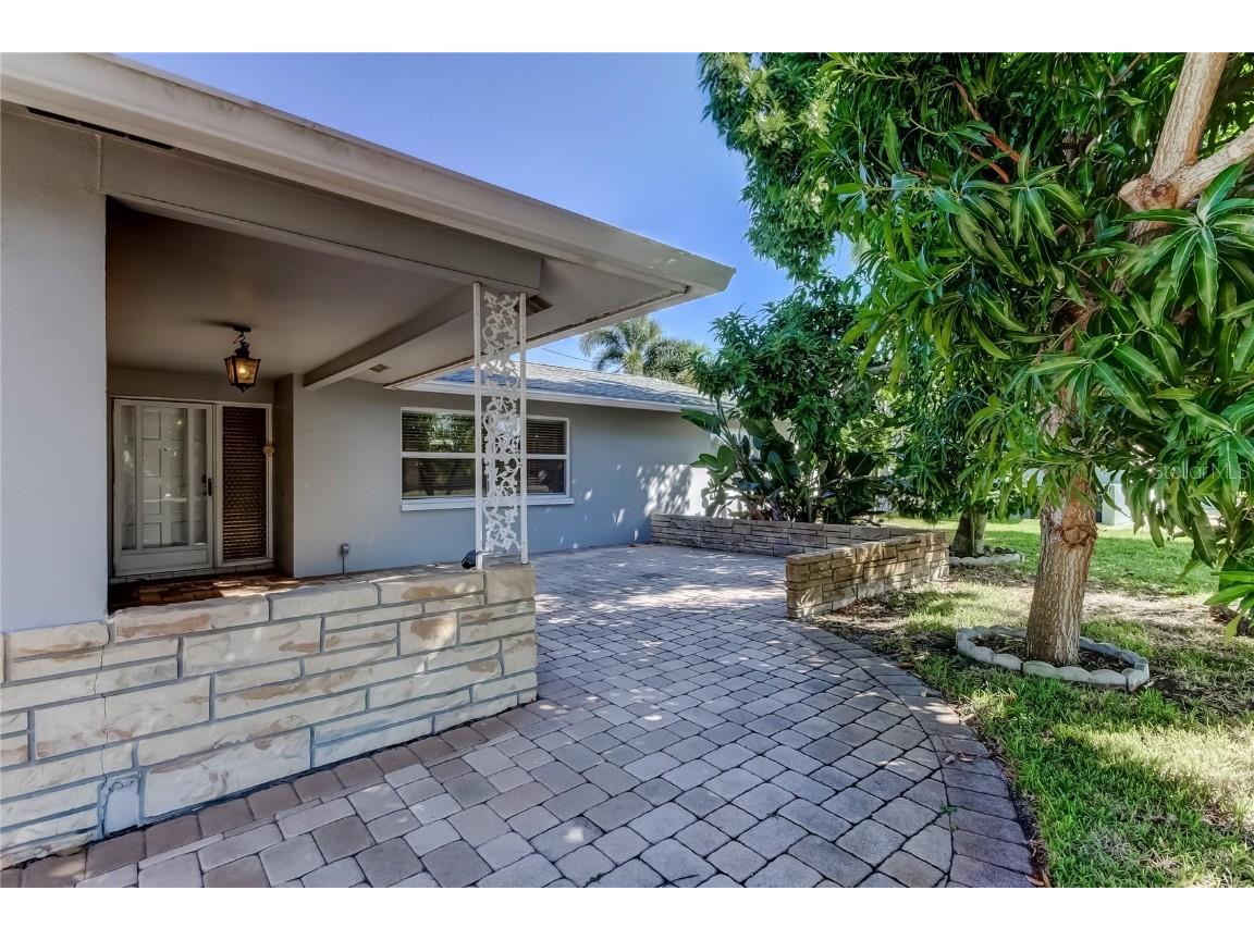 14233 102nd Avenue N Largo FL 33774 TB8437624 image1