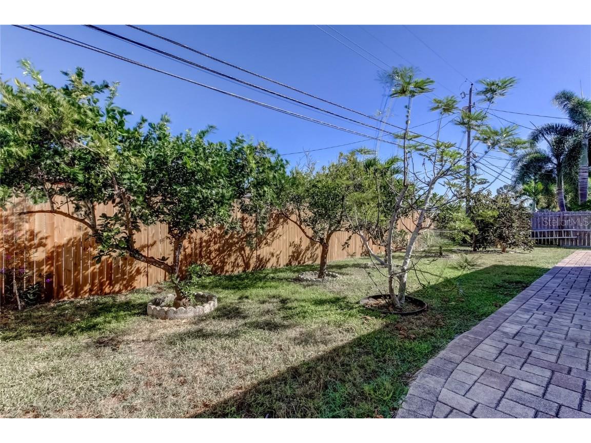 14233 102nd Avenue N Largo FL 33774 TB8437624 image25