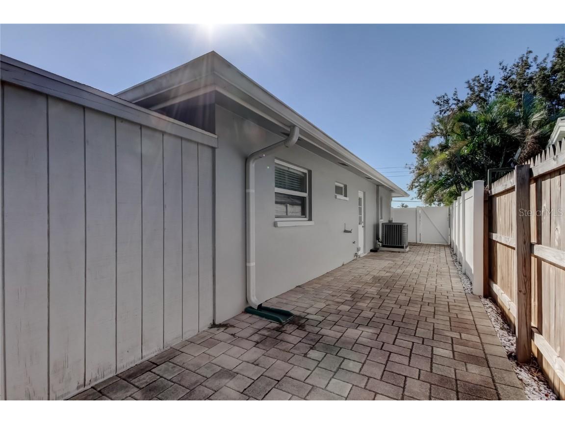 14233 102nd Avenue N Largo FL 33774 TB8437624 image27