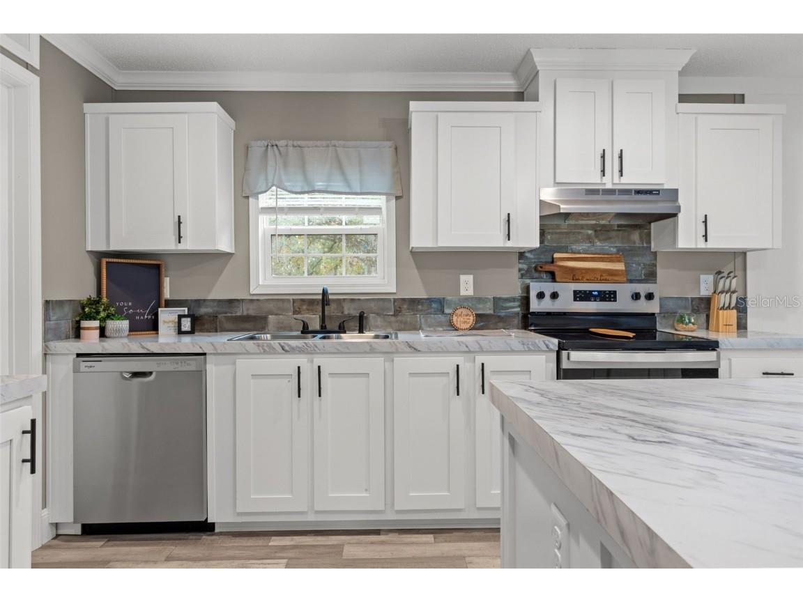 14235 Hurricane Drive Weeki Wachee FL 34614 W7881164 image3