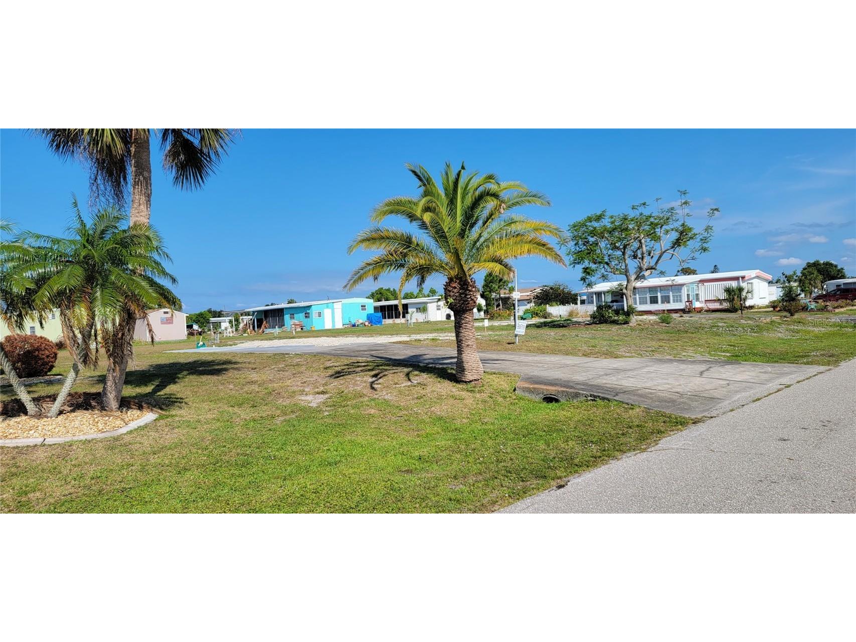 1424 Blue Heron Drive Englewood FL 34224 D6130732 image1