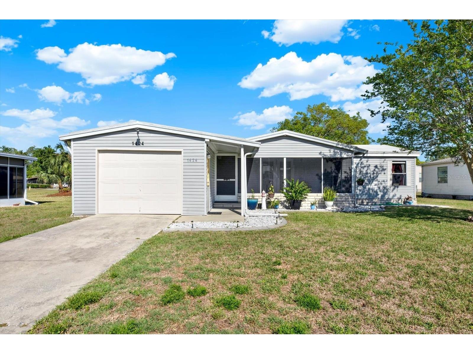 1424 Cross Bow Lane Spring Hill FL 34607 W7886298 image1