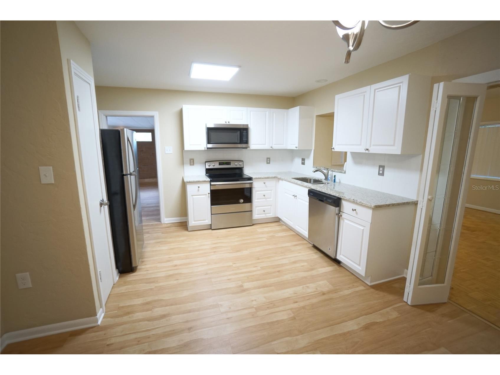 1424 E Park Circle Tampa FL 33604 TB8465497 image14