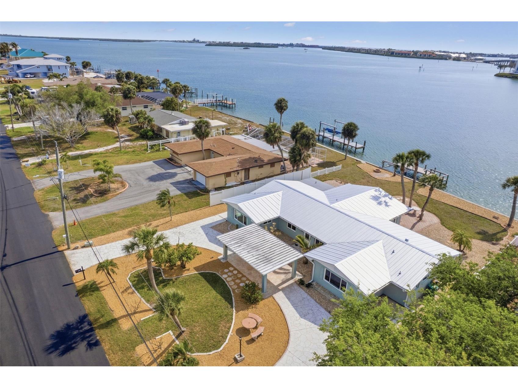 1424 Lemon Bay Drive Englewood FL 34223 - LEMON BAY D6146872 image1