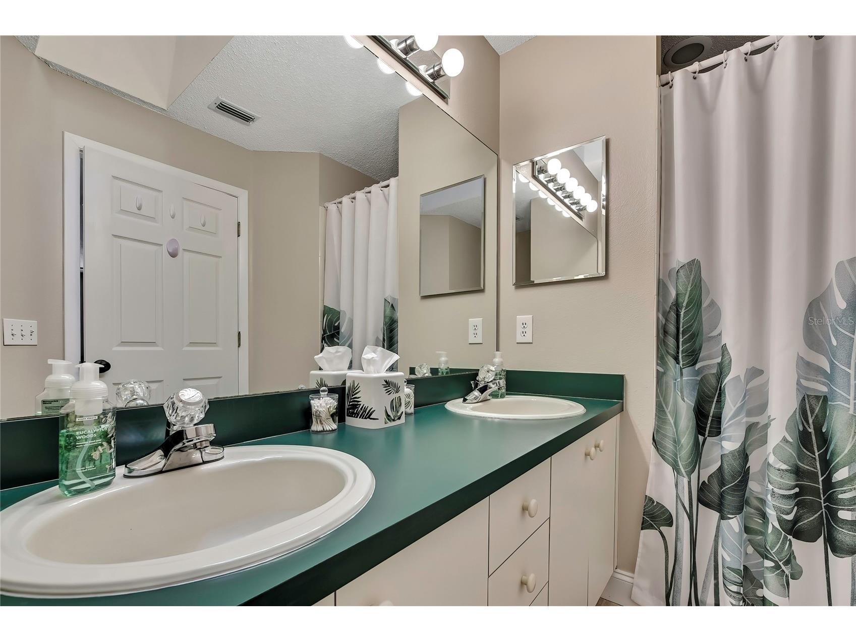 1424 Pinewood Hills Court Spring Hill FL 34606 TB8473176 image29